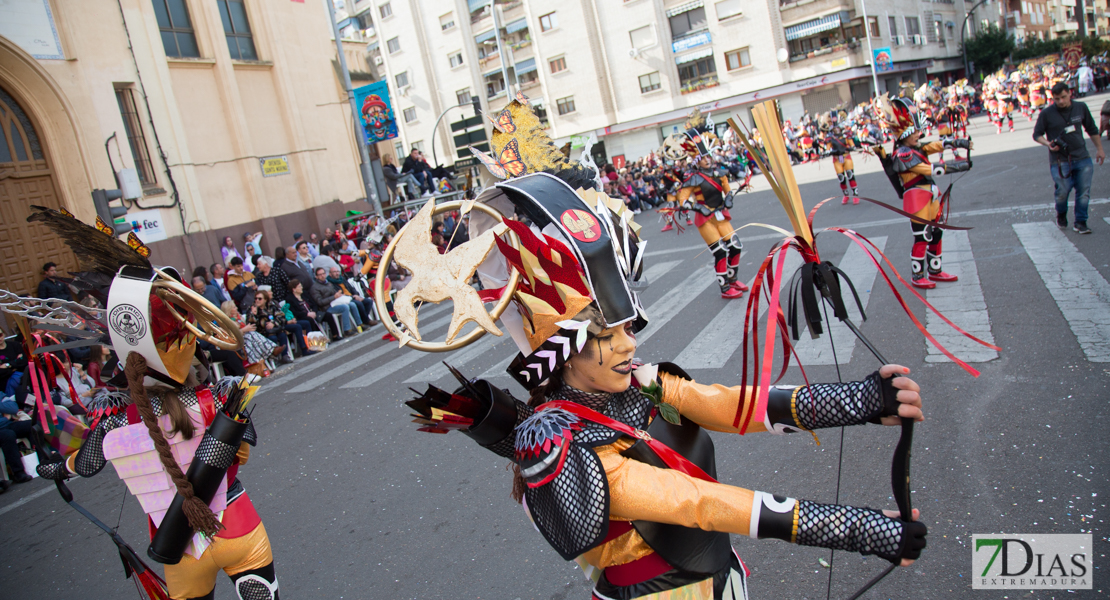 Los mejores planos generales del desfile de comparsas del carnaval de Badajoz