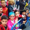 Ambiente en el desfile de comparsas infantil en Badajoz