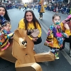 Ambiente en el desfile de comparsas infantil en Badajoz