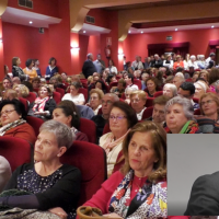 El padre Ángel responde a los ciudadanos en Badajoz