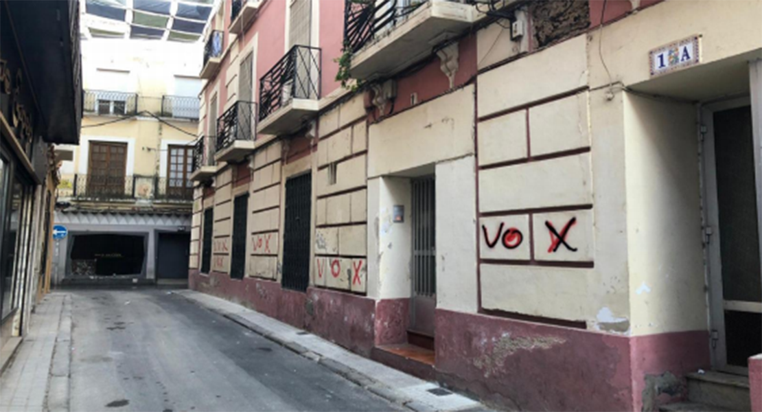 La intolerancia se hace ver en el Casco Antiguo de Badajoz