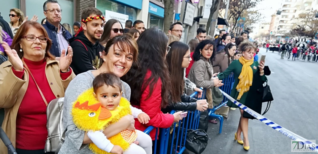 Ambiente en el desfile de comparsas infantil en Badajoz