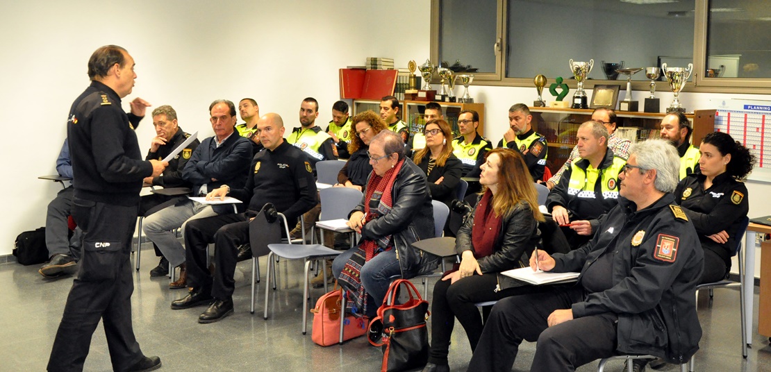 La  Policía Local de Mérida se forma en protección de víctimas de violencia de género