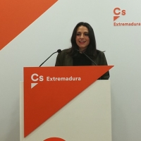 Calderón dispuesta a cambiar &quot;la Extremadura del paro, la pobreza y el éxodo,... del PSOE&quot;