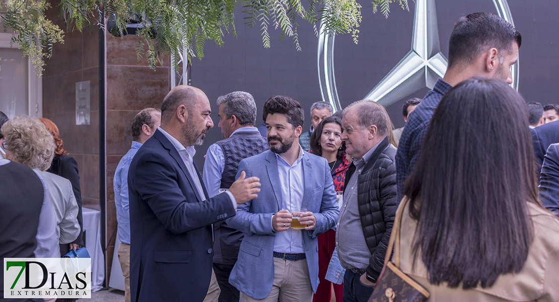 Gran expectación en la presentación del nuevo Mercedes CLA en Badajoz