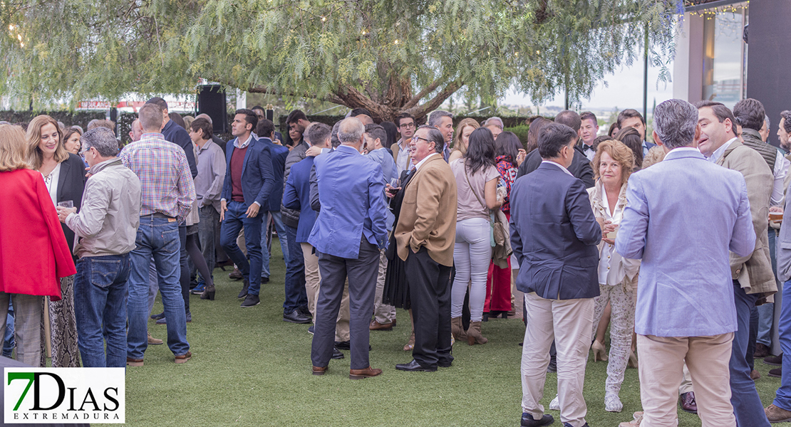 Gran expectación en la presentación del nuevo Mercedes CLA en Badajoz