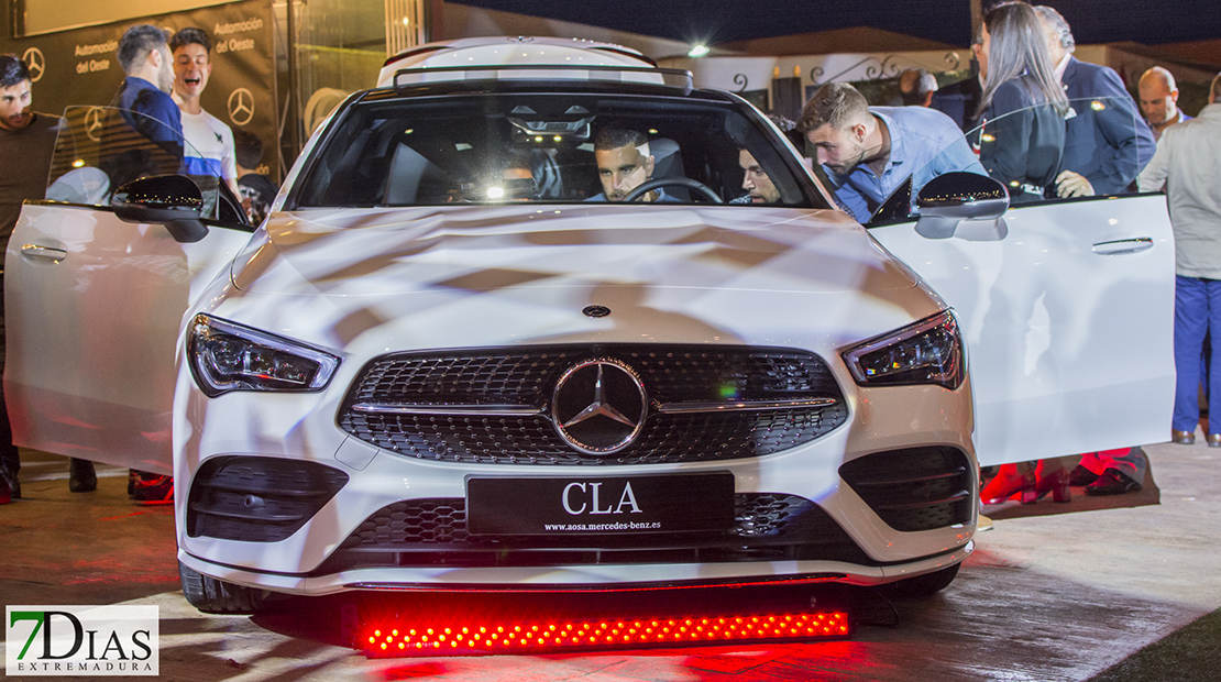 Gran expectación en la presentación del nuevo Mercedes CLA en Badajoz