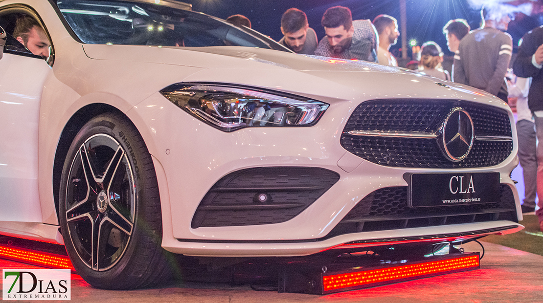 Gran expectación en la presentación del nuevo Mercedes CLA en Badajoz