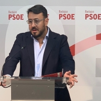 PACTOS - El PSOE se acerca a Ciudadanos para controlar Extremadura