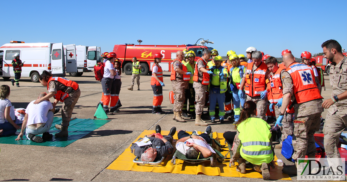 Simulacro de accidente aéreo en la base Talavera la Real