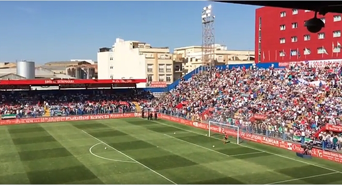 El Extremadura UD estrecha lazos con el Castuera