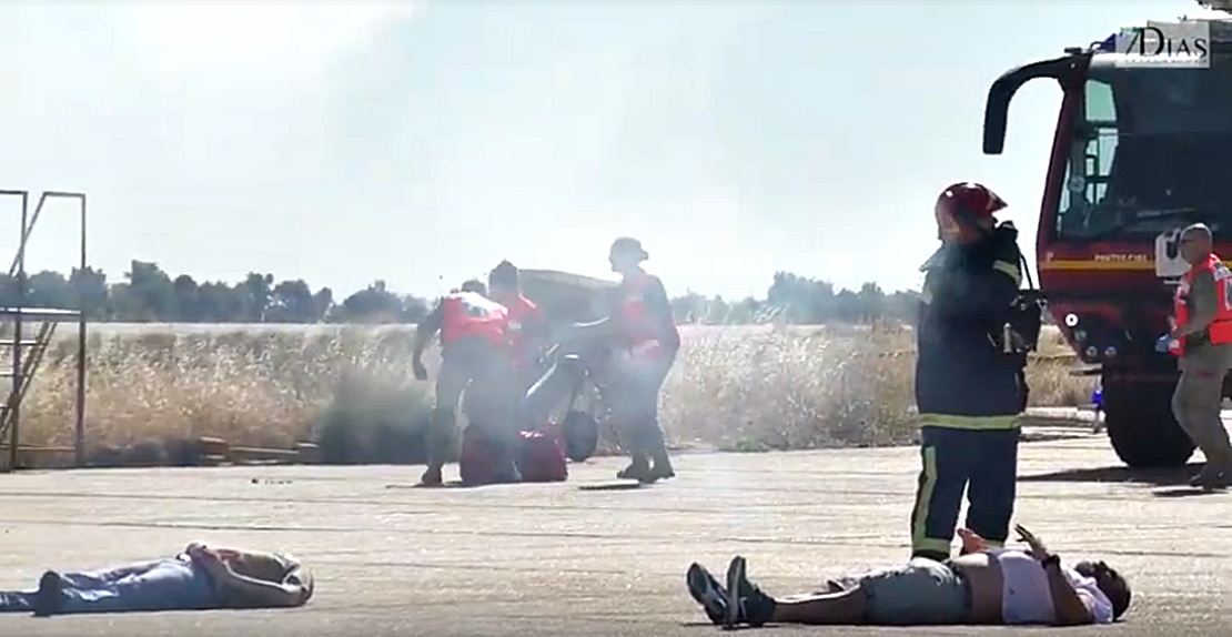 REPOR: Simulacro de accidente aéreo en la base Talavera la Real (BA)