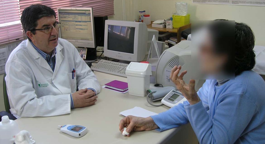 Los médicos de familia trabajarán por la tarde este verano para paliar la falta de profesionales