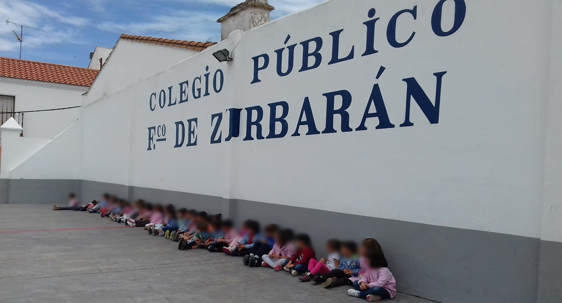 Padres de un colegio de Fuente de Cantos se manifestarán mañana ante la consejera