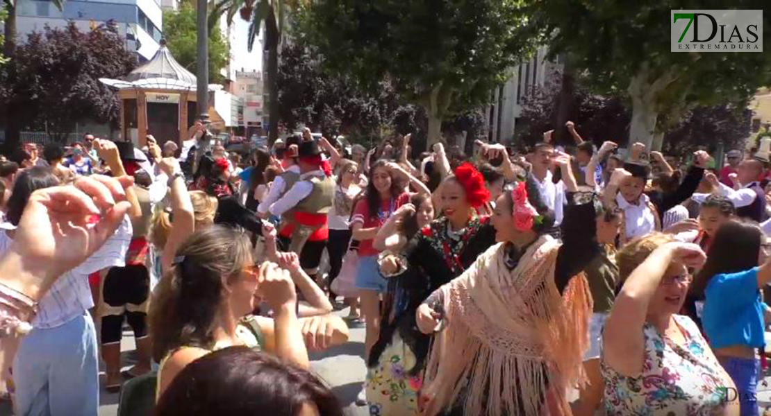 &#39;Ven a bailar con los grupos del Festival&#39; llena un año más San Francisco