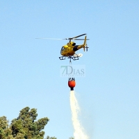 Activan el nivel 1 de peligrosidad en un incendio cercano a viviendas en La Vera