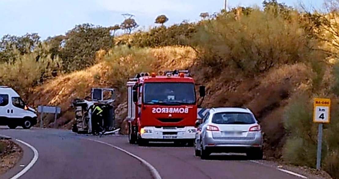 Imágenes del accidente y posterior vuelco en la BA-080