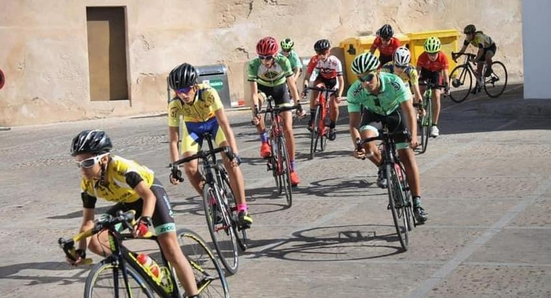 El futuro del ciclismo extremeño se exhibe en Jerez de los Caballeros