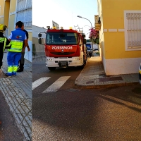 Tiene que ser atendido por sanitarios y Bomberos tras precipitarse a una piscina vacía