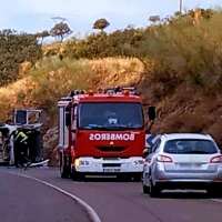 Un herido por accidente y posterior vuelco en Tierra de Barros