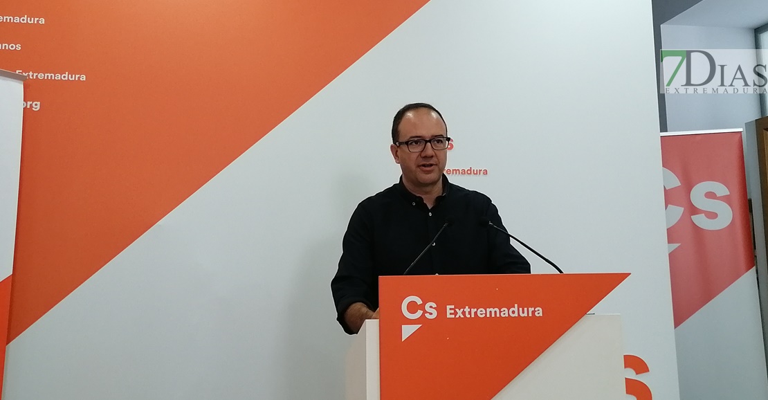 Polo: “Es más fácil ir a Madrid que comunicarse entre los pueblos extremeños”