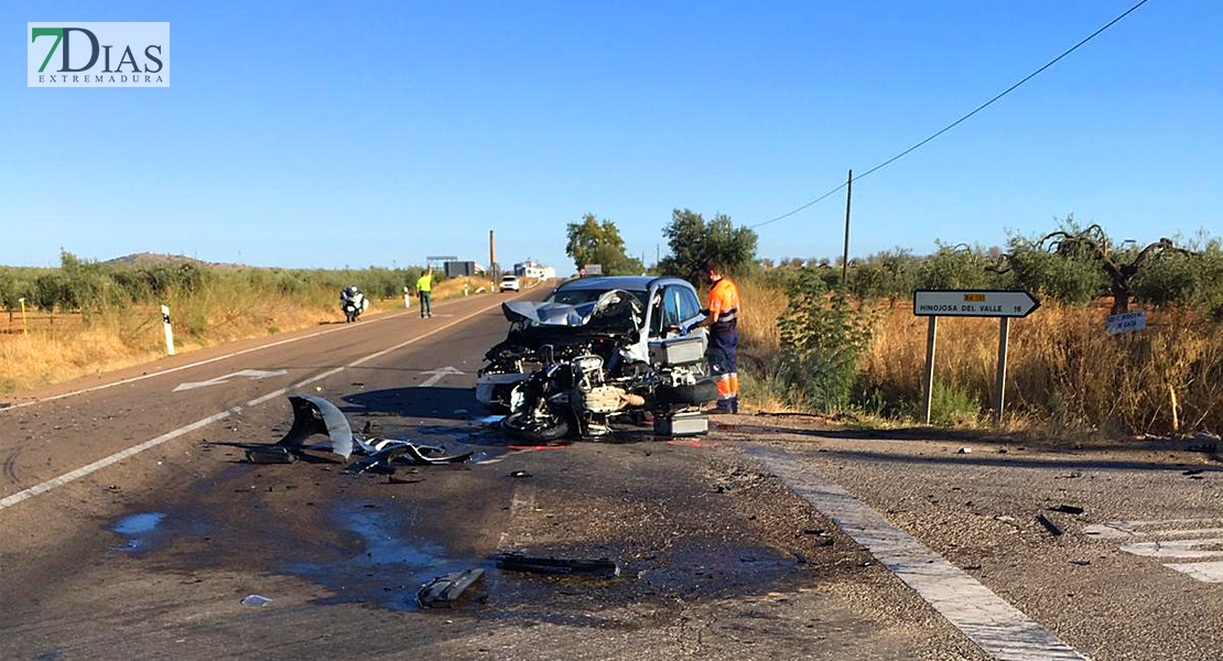 Tres heridos graves tras un accidente en el cruce de Los Santos de Maimona