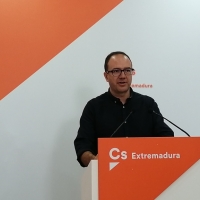 Polo: “Es más fácil ir a Madrid que comunicarse entre los pueblos extremeños”