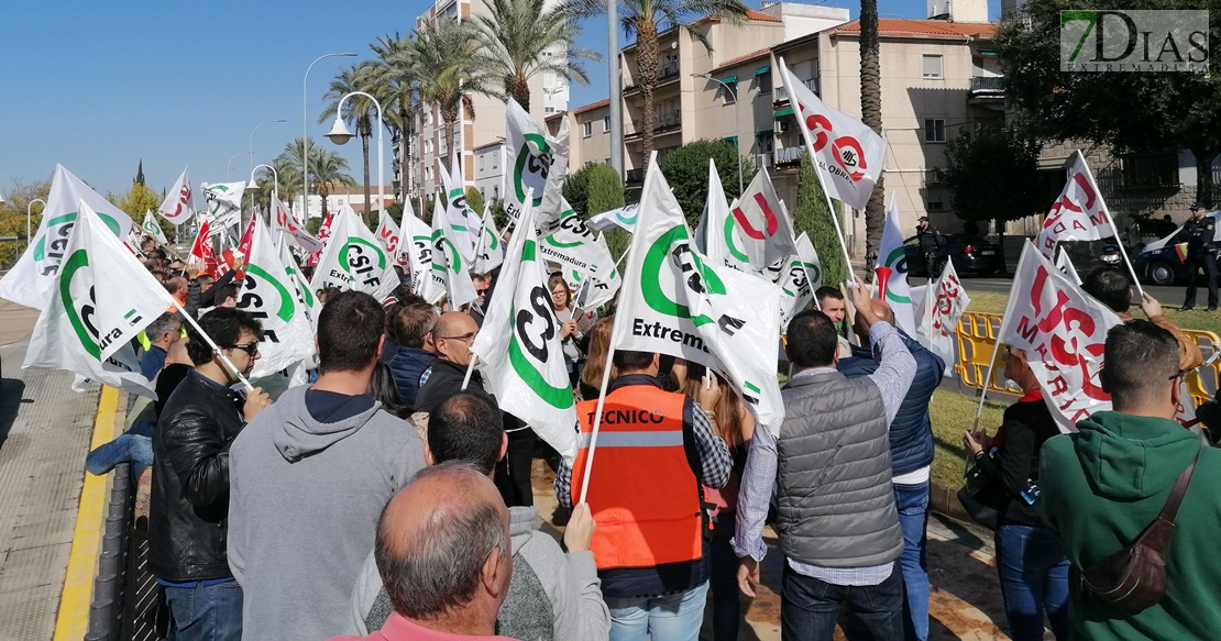 Comité: “Vara prefiere ir a Madrid a hablar de Cataluña que solucionar nuestro problema”