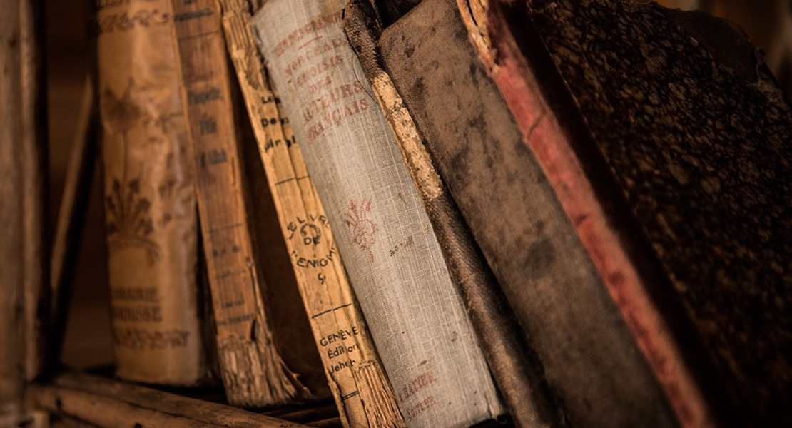 La Biblioteca Pública de Cáceres exhibe la exposición ‘Libros en pergamino y papel restaurado’