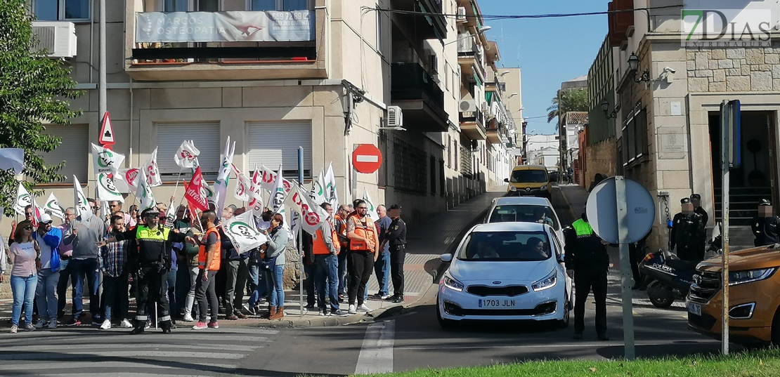 Comité: “Vara prefiere ir a Madrid a hablar de Cataluña que solucionar nuestro problema”