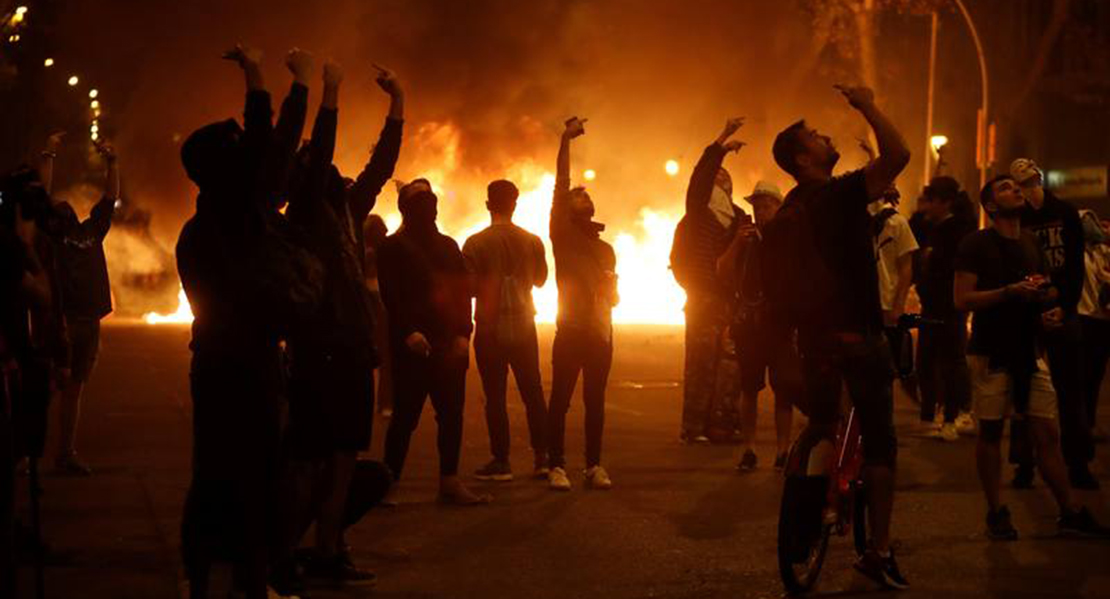 Más de 30 detenidos y 46 agentes heridos en Cataluña en esta última jornada