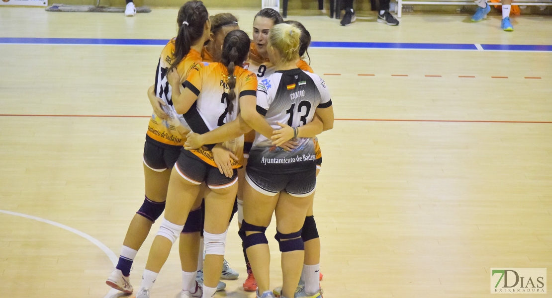 Imágenes del Pacense Voleibol Femenino - Universidad de Valladolid