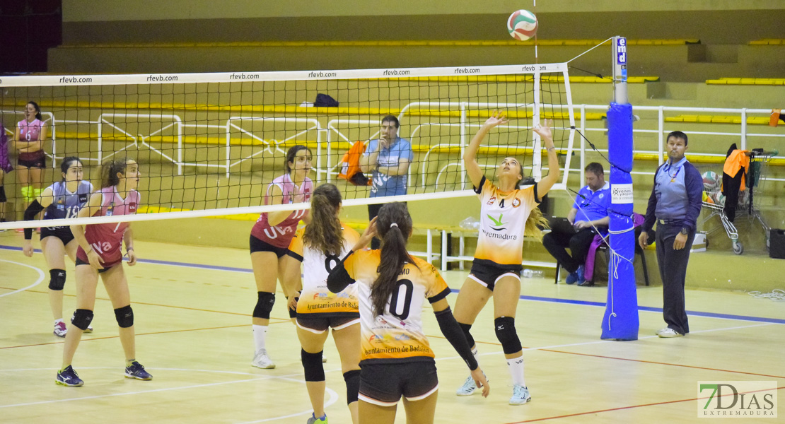 Imágenes del Pacense Voleibol Femenino - Universidad de Valladolid