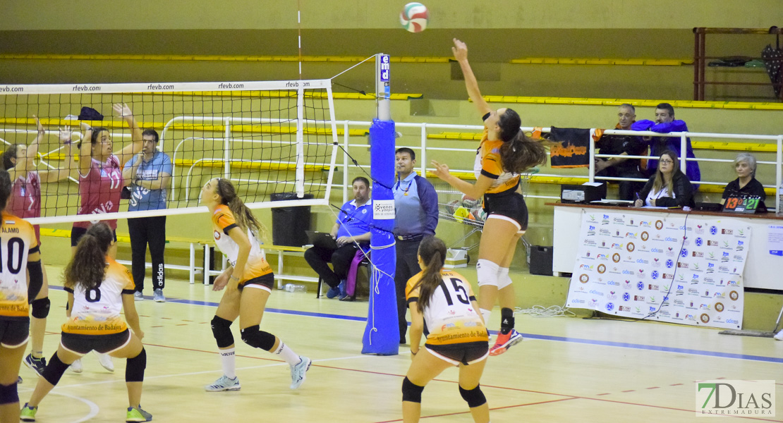 Imágenes del Pacense Voleibol Femenino - Universidad de Valladolid