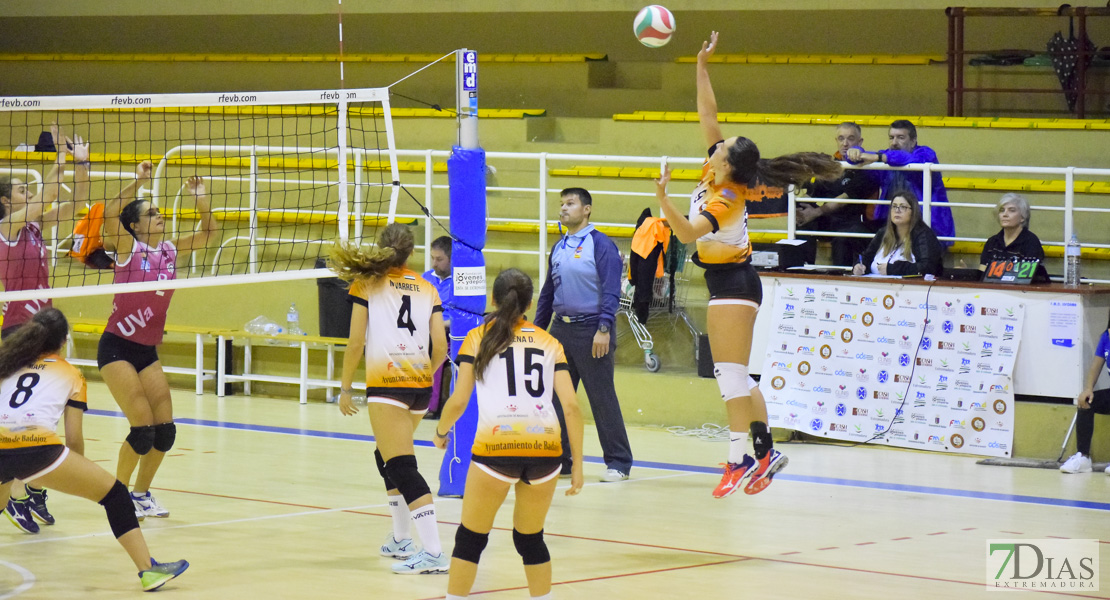 Imágenes del Pacense Voleibol Femenino - Universidad de Valladolid