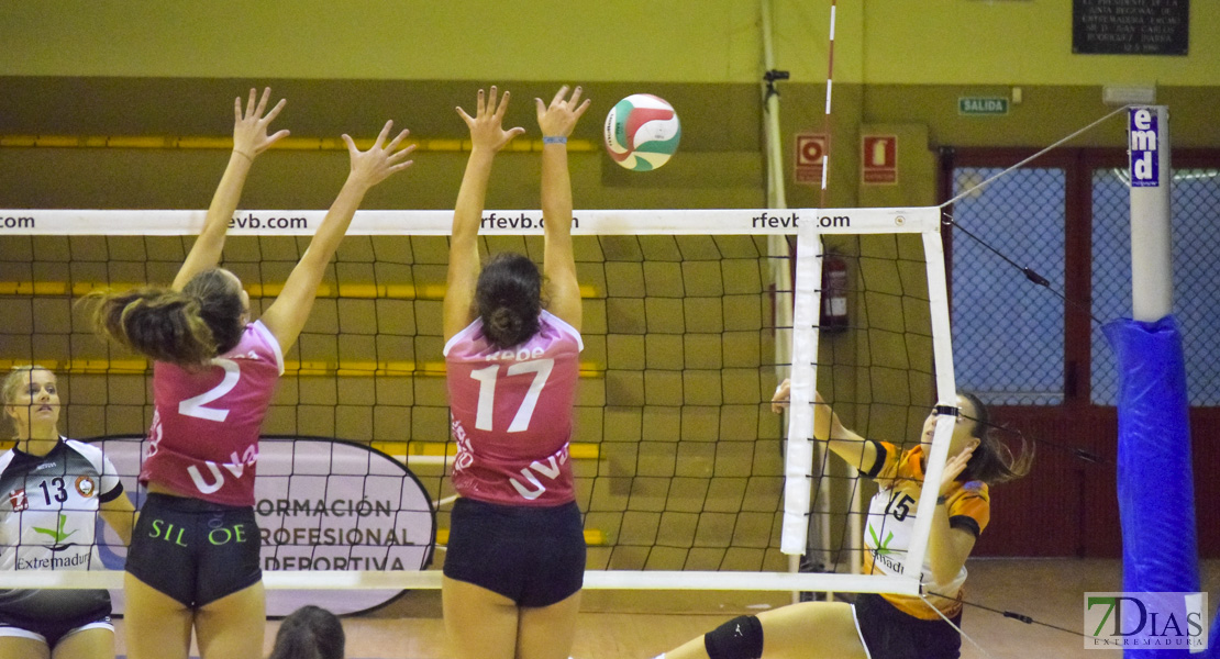 Imágenes del Pacense Voleibol Femenino - Universidad de Valladolid