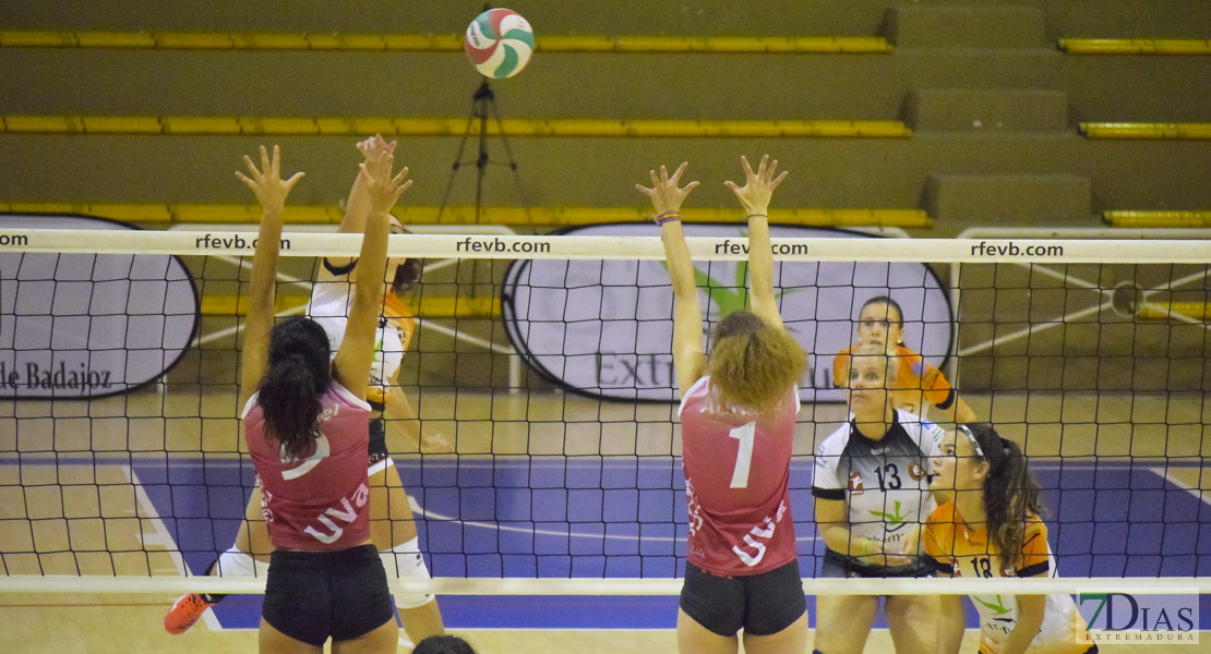 Imágenes del Pacense Voleibol Femenino - Universidad de Valladolid