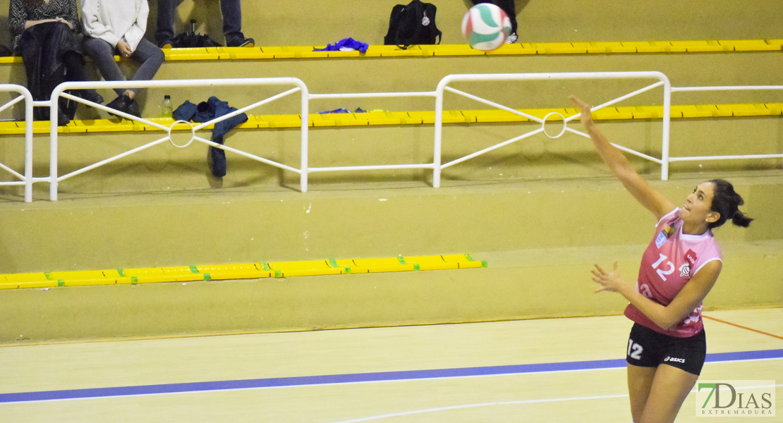 Imágenes del Pacense Voleibol Femenino - Universidad de Valladolid