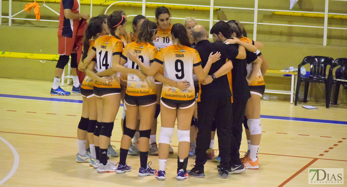 Imágenes del Pacense Voleibol Femenino - Universidad de Valladolid