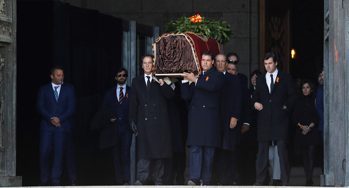 Así está transcurriendo la exhumación de Franco