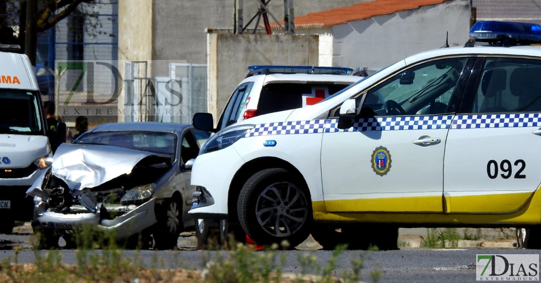 Tres heridos en una colisión en el Polígono El Nevero (Badajoz)