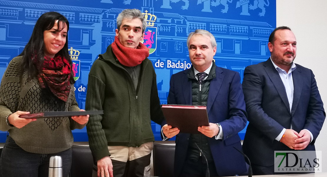 Firmado un acuerdo para plantar bellotas y otros árboles autóctonos en Badajoz