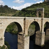 La Asamblea pide que el puente romano de Alcántara sea declarado Patrimonio de la Humanidad