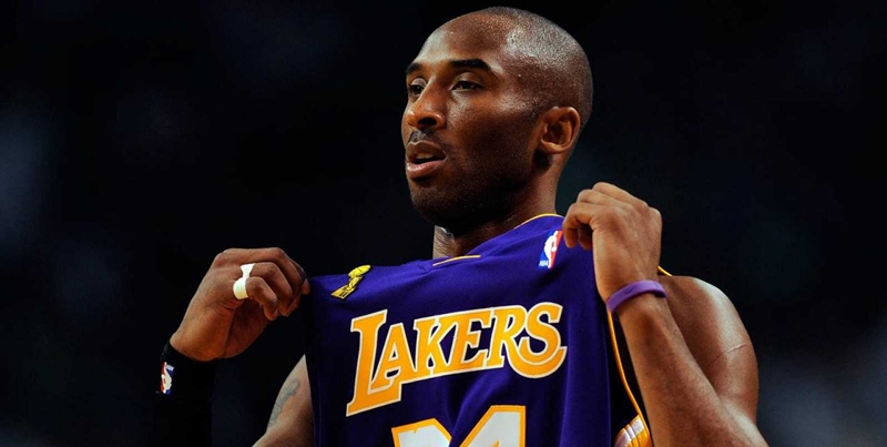 Muere la estrella del baloncesto Kobe Bryant en un accidente de helicóptero