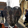 Un gran corazón de solidaridad en el parque de Bomberos de Badajoz