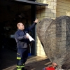 Un gran corazón de solidaridad en el parque de Bomberos de Badajoz