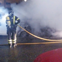 Arden dos vehículos durante la madrugada en Don Benito