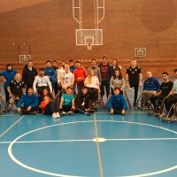 Los alumnos del CSD, de la mano del Mideba, aprenden los entresijos del baloncesto en silla de ruedas