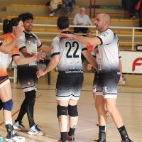 Victoria de mérito para el Pacense Voleibol sobre el Calasancias