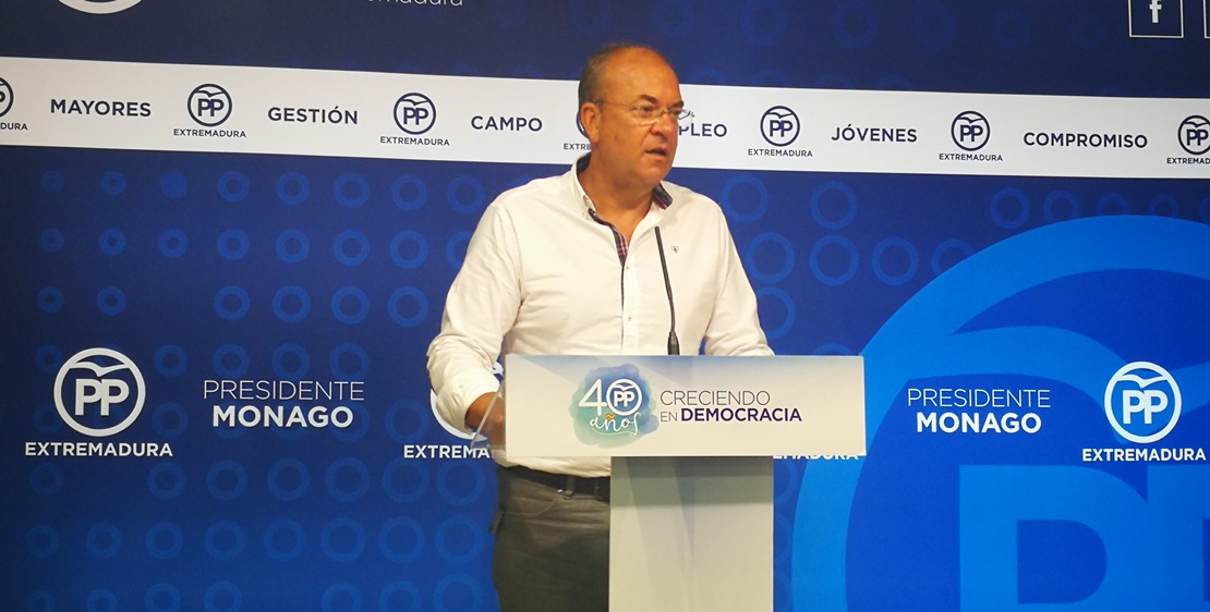 Monago: “Vara ya no cumple ni lo que firma y publica en el DOE”